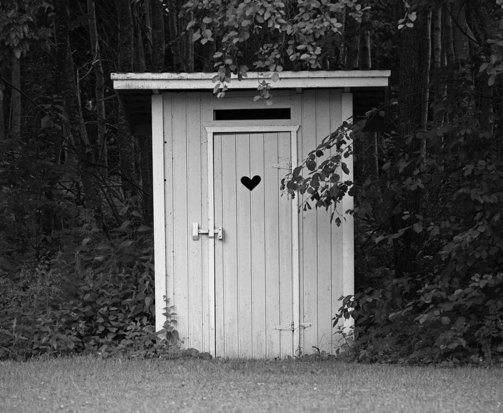 hvordan tomme utedo selv